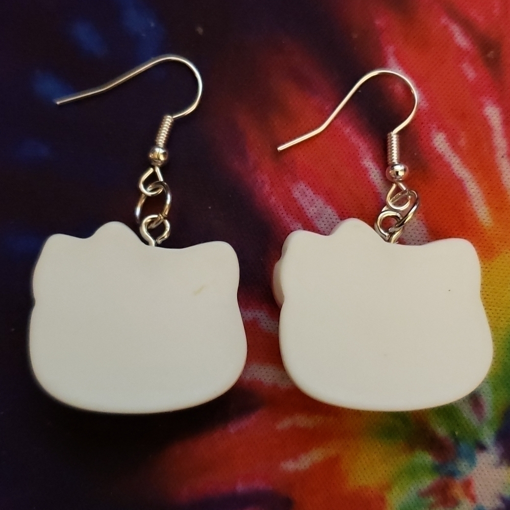 Handmade Red and White Hello Kitty Earrings - Picture 2 of 2